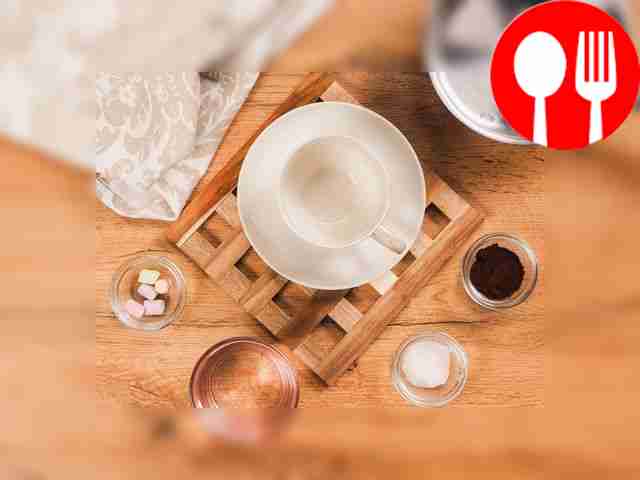 Заранее доведите воду до кипения и нарежьте...