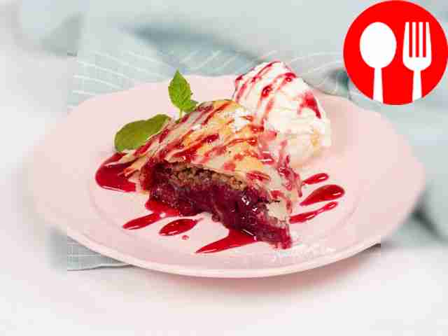 Штрудель из фило с вишней