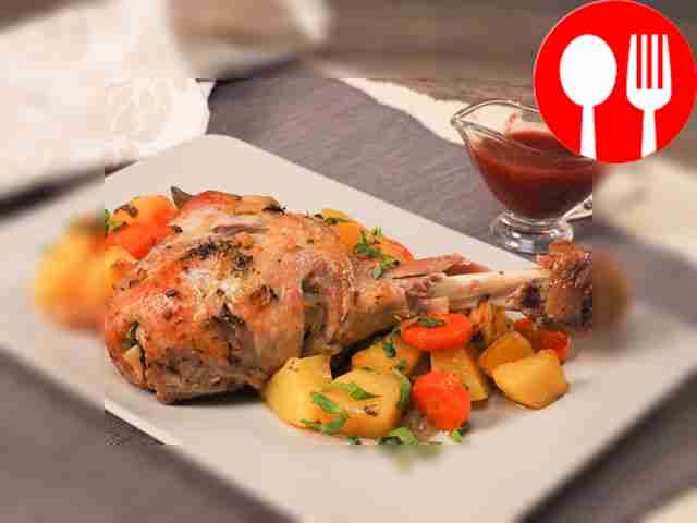 Голень индейки с овощами