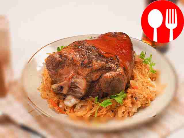 Рулька с капустой