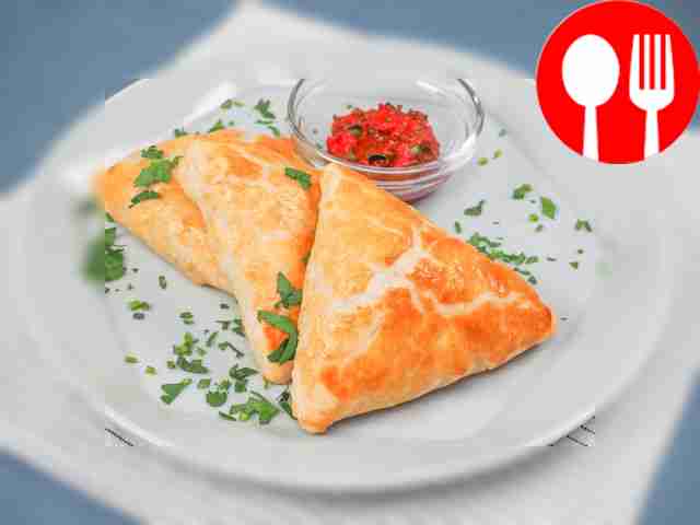 Самса из слоеного теста