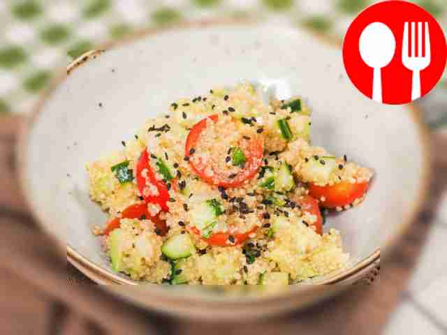 Салат с киноа и авокадо