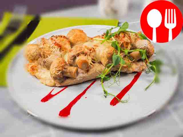 Курица с маринованными шампиньонами