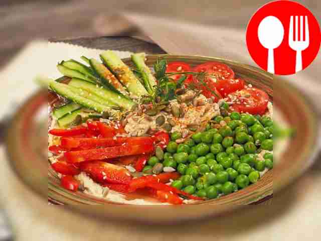 Салат с хумусом