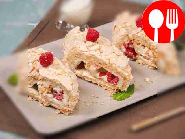 Рулет с малиной