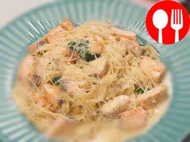 Фетучини с лососем