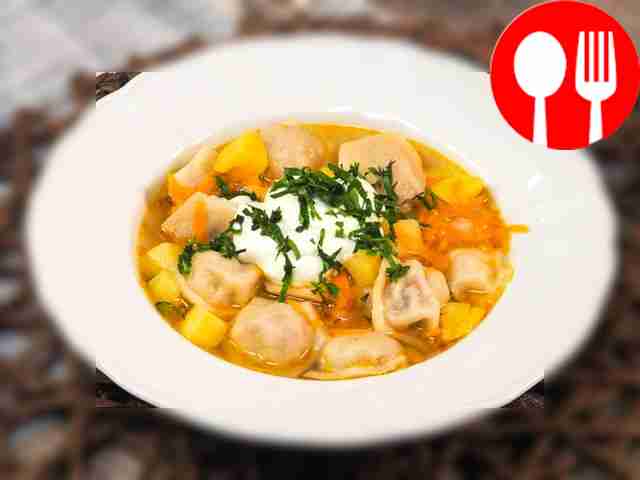 Суп с пельменями