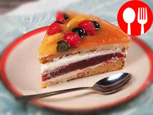 Бисквитный торт с желе