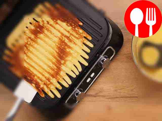 Приготовьте вафли и выпекайте их от одной до...