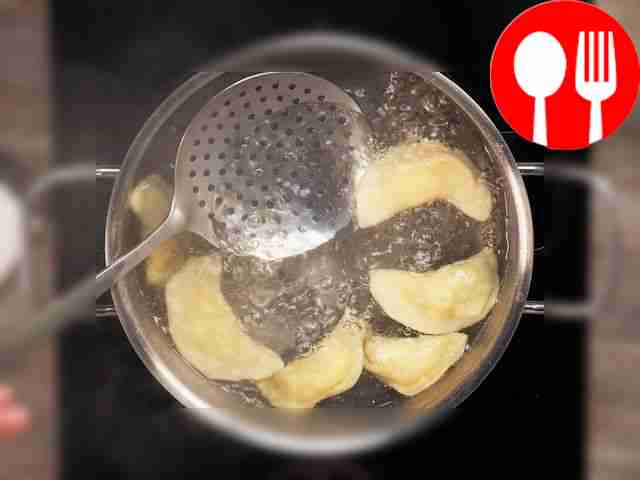 Отварите в подсоленной воде в течение 2–3 минут.