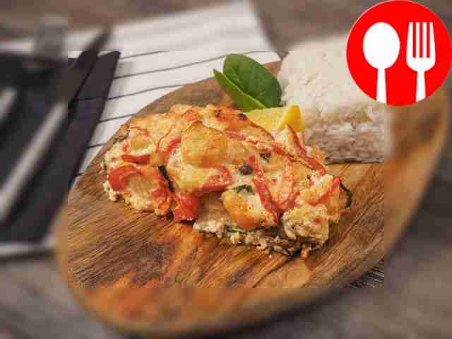 Лосось с креветками в сливочном соусе