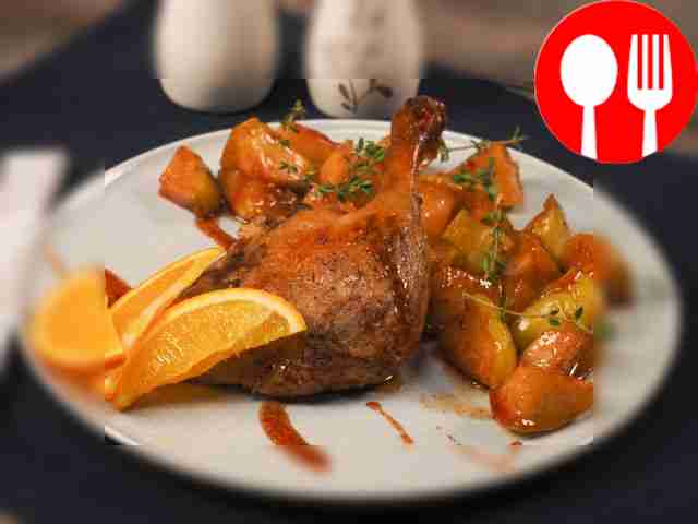 Утка с яблоками и медом