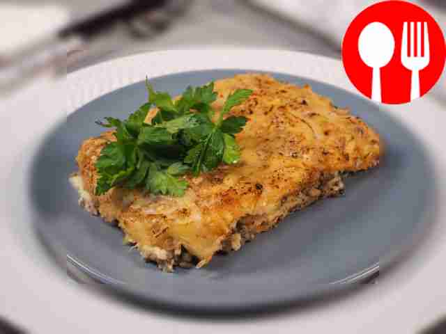 Подавайте тёплую картофельную запеканку с...