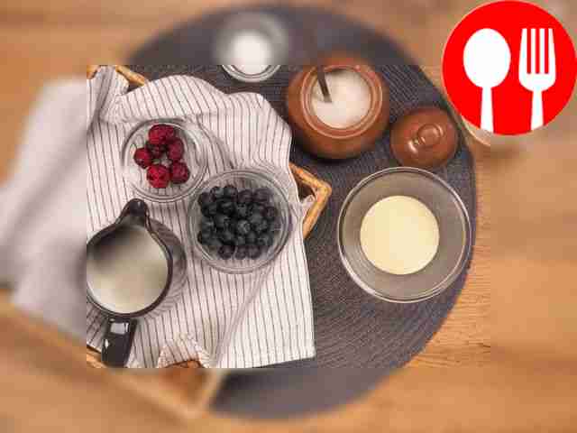 Возьмите кастрюлю с толстым дном, чтобы каша...