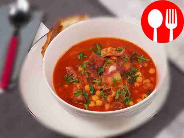 Нут с копченостями