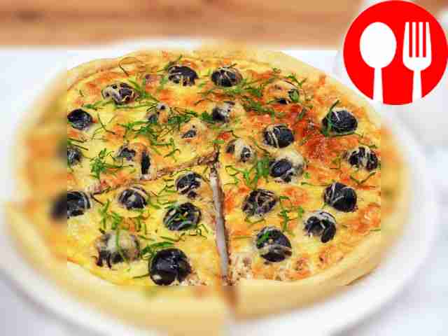 Киш с сардиной и маслинами