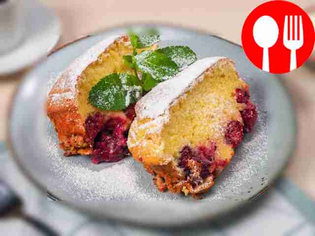 Диетический кокосовый пирог с ежевикой