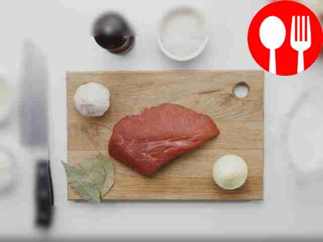 Промойте грибы и мясо, проверьте наличие всех...