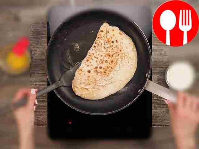 Приготовьте кутабы. Разделите тесто на...