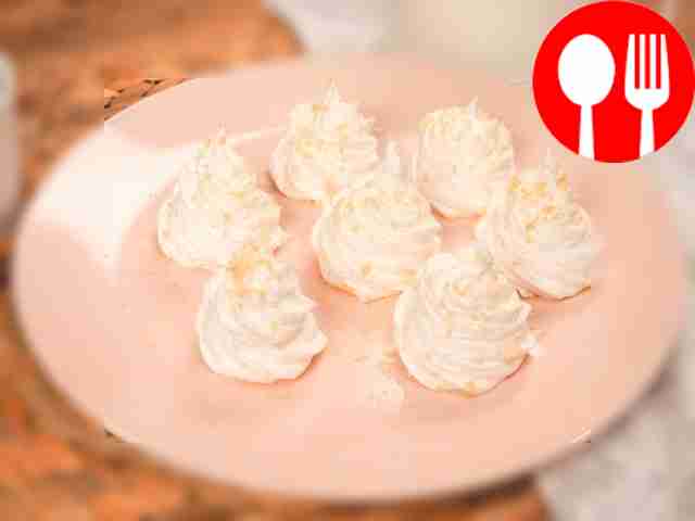 Перед подачей соедините между собой половинки...