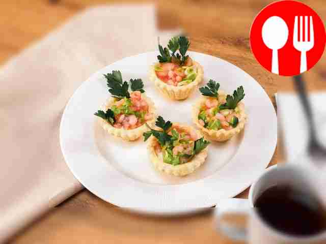 Тарталетки с креветками с творожным сыром
