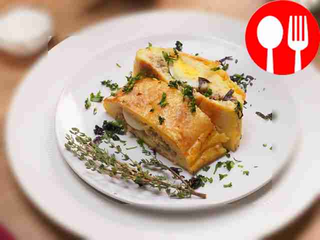 Картофельный рулет с говядиной