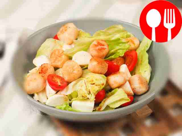 Салат с гребешками