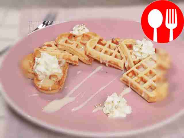 Вафли в вафельнице на газу