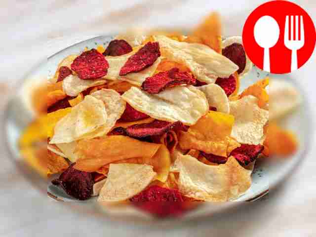 Домашние чипсы из свеклы, морковки и картошки