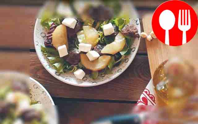 Теплый салат с куриной печенью