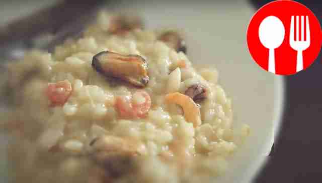 Ризотто с мидиями и коктейльными креветками