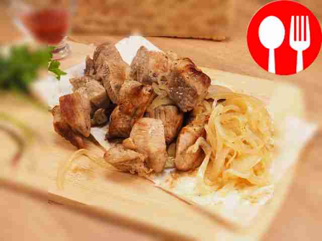 Шашлык на луковой подушке