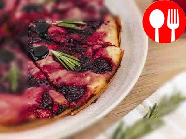 Заливной пирог с вишней