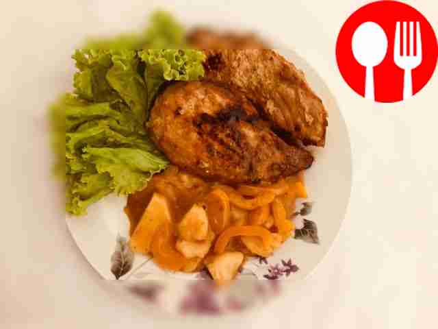 Мягкий стейк с ананасом