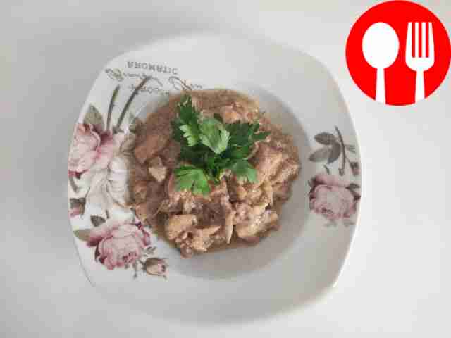 Бефстроганов с куриной грудкой