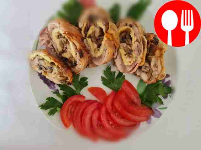 Запеченные рулеты из куриного бедра