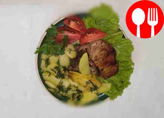 Стейк из свинины с картошкой
