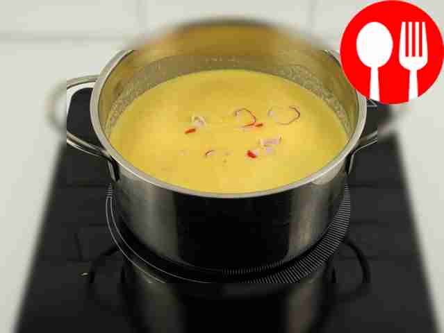 К уже готовому супу добавьте крабовые палочки,...