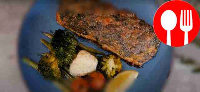 Запеченный лосось с овощами