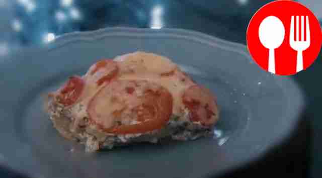 Мясо по-французски с помидорами