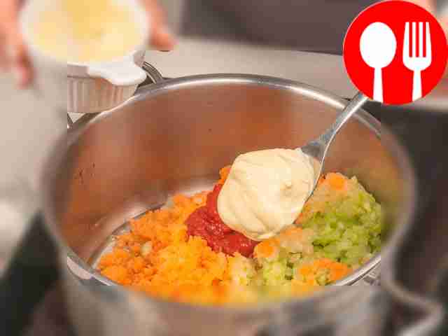 Сделайте кабачковую икру с морковью. Все овощи...