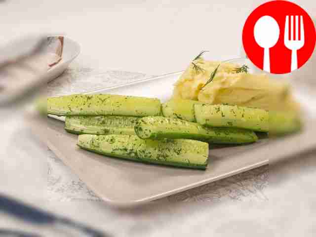 Маринованные огурцы в пакете