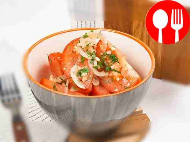 Маринованные помидоры с чесноком