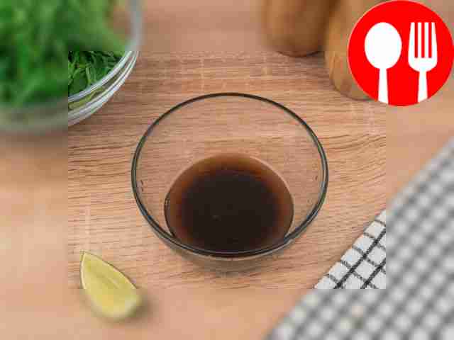 В отдельной ёмкости соедините растительное...