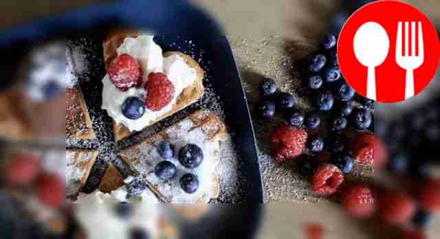 Бельгийские вафли со взбитыми сливками