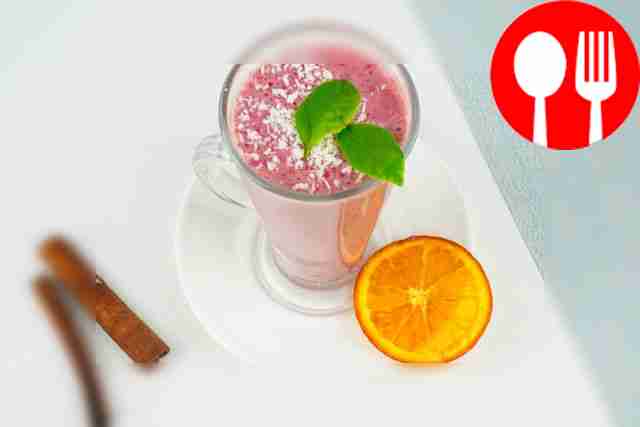 Смузи с бананом и вишней