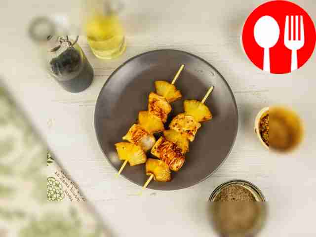 Шашлычок с курицей и ананасом