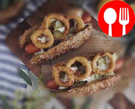 Хот-доги с луковыми кольцами и сыром