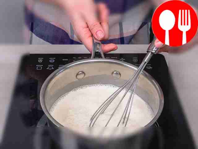 Подогревайте сливки, непрерывно помешивая, до...