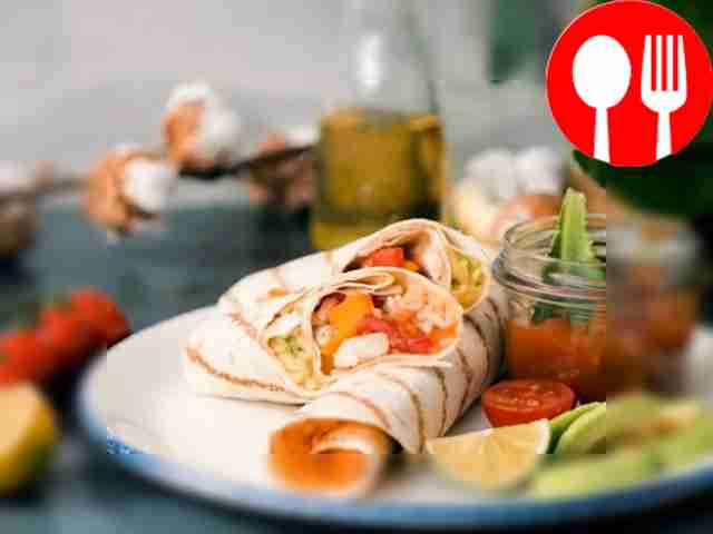 Буррито с курицей и гуакамоле